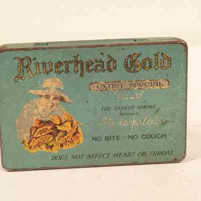 Tobacco tin