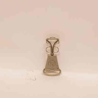Skirt Lifter