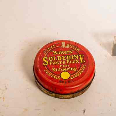 Solder tin