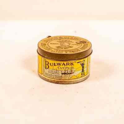 Tobacco tin