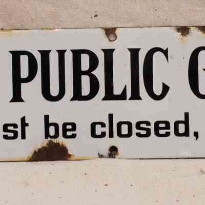 Enamel sign