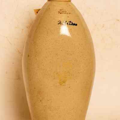 Hot water bottle