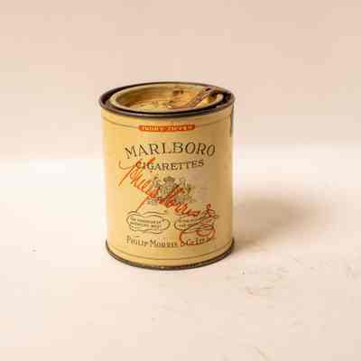 Tobacco tin