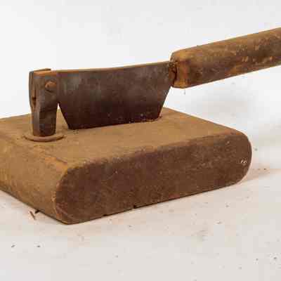 Tobacco plug cutter