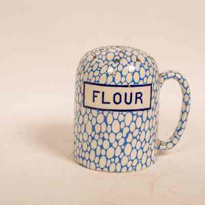 Flour sifter