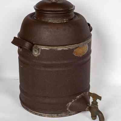 John Holloway water urn