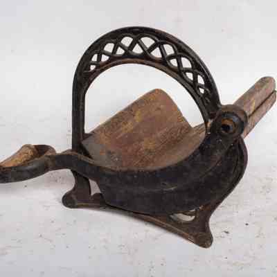 Cabbage cutter