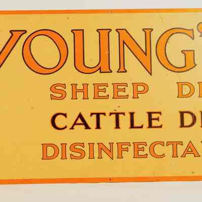 Tin sign