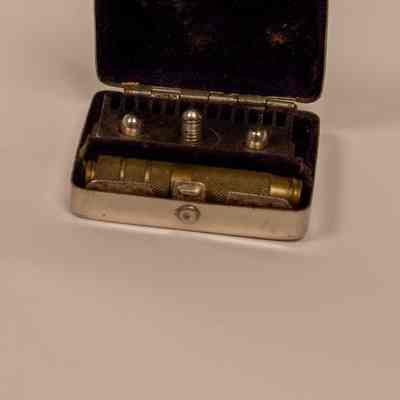 Razor blade