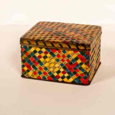 Biscuit sample tin