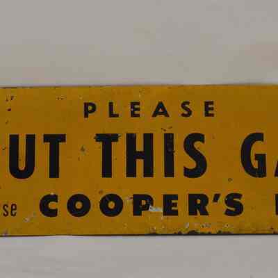 Tin sign