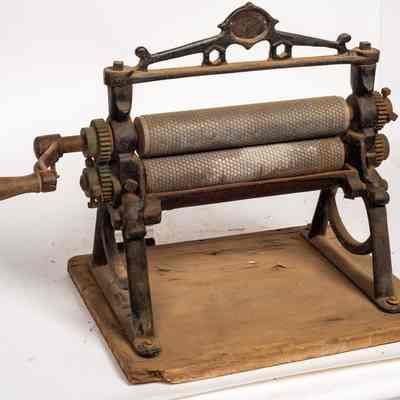 Wax Roller Machine