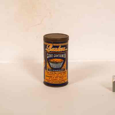 Cake containers tin
