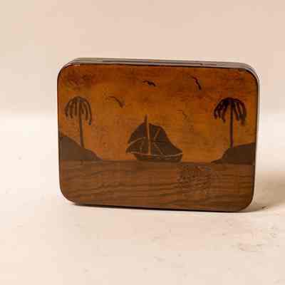 Tobacco tin