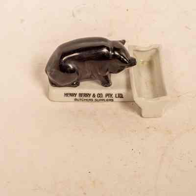 Ceramic ashtray