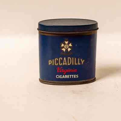 Tobacco tin