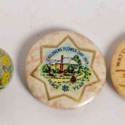 Wattle day badges