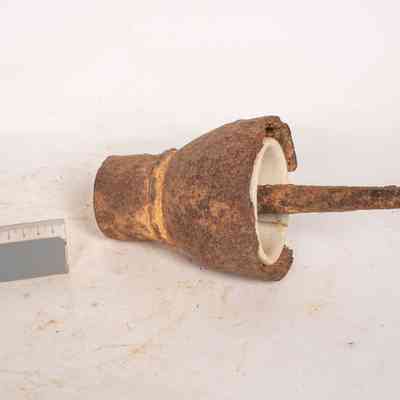 Ceramic/ cast iron Insulator