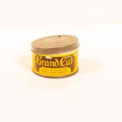Tobacco tin