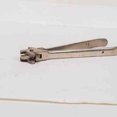 Typewriter setting tool