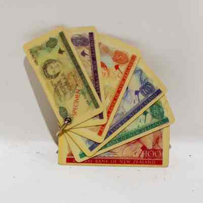 Miniture Newzealand bank note samples