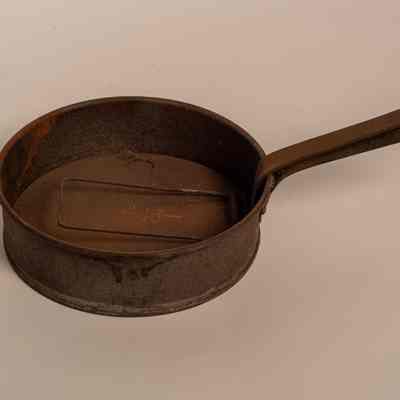 Unusual cooking pan