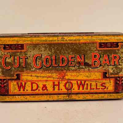 Tobacco tin