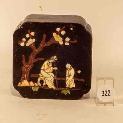 Small Lacquerware Japane Trinket box