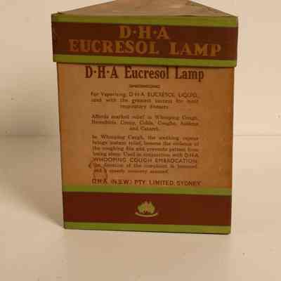 Triangular Cardboard Box-Yuko Resol lamp