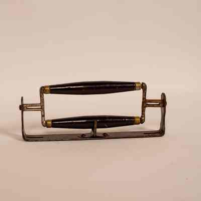 Handle