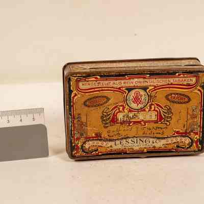 Tobacco tin