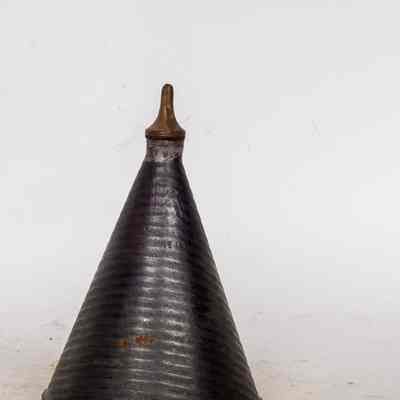 Corrugated oil can