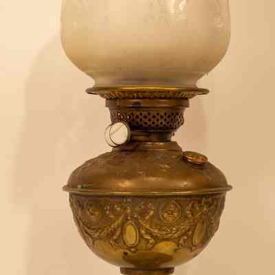 Oil lamp