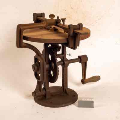 Cooper comb and cutter grinder