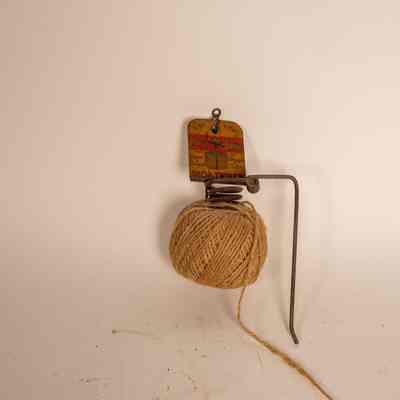 String Dispenser