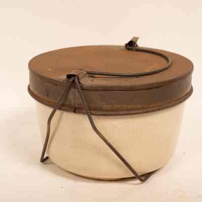Ceramic pudding pot