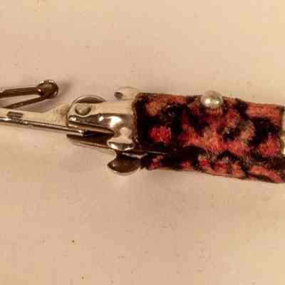 Small Japanese Skirt LIfter