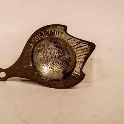 Tea strainer.