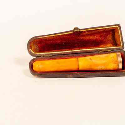 Cigarette holder