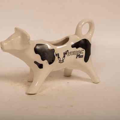 ceramic cow advertising