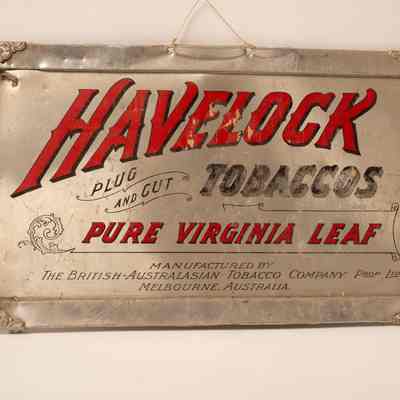 Tobacco tin