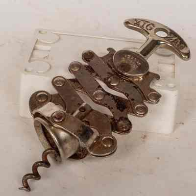 Cork remover
