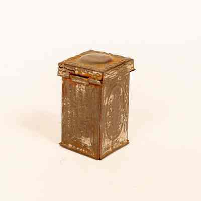 Early Vester tin