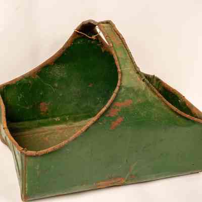 Kero tin Basket