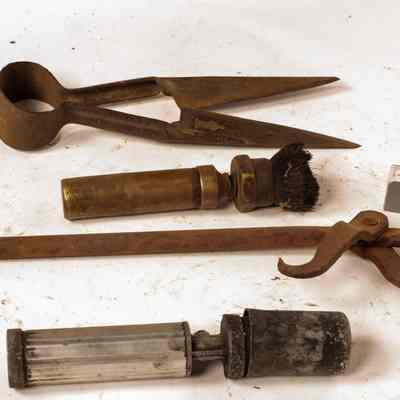 Wool handling tools