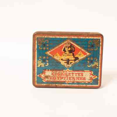 Tobacco tin