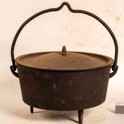 13 Inches Camp Oven