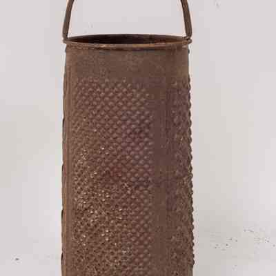 Tin grater