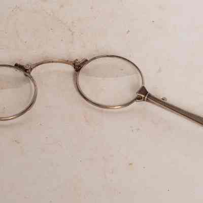 Handheld Glasses