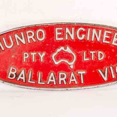 Munro engineers plaque